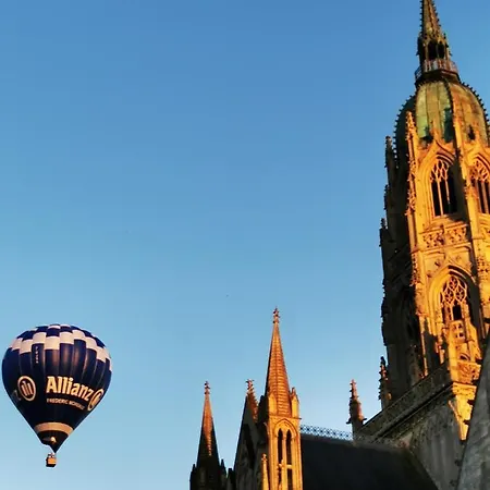 Les Pourquoi Pas - De Tourisme Dsv バイユー